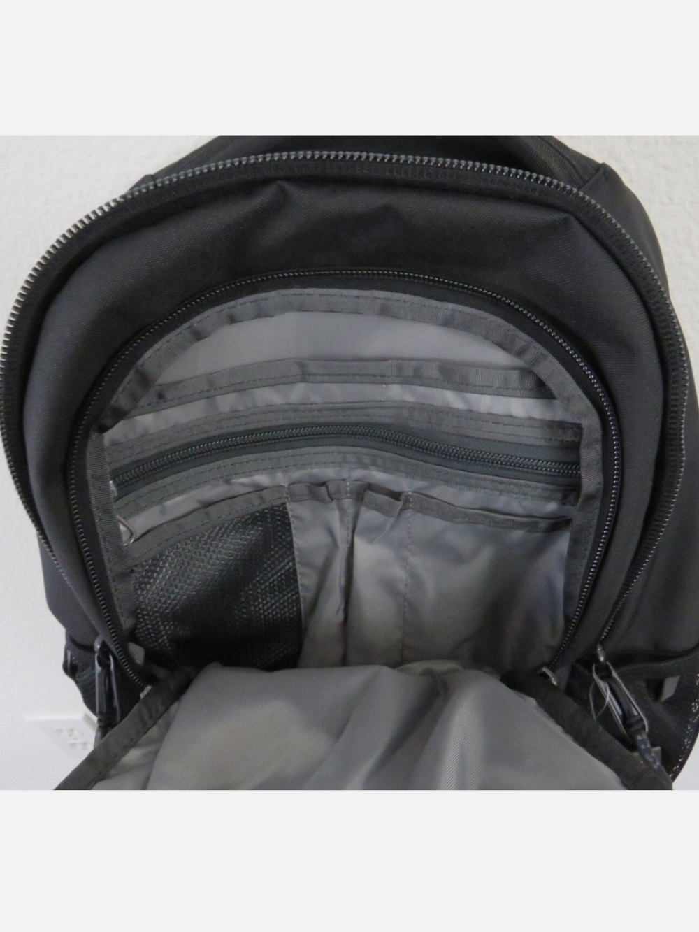 THE NORTH FACE Unisex Jester Backpack TNF Black NWT - School Travel Work - Picture 8 of 8
